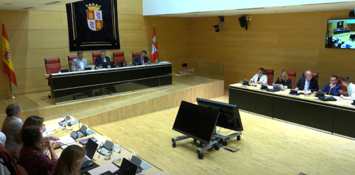  PSOE y PP chocan en las Cortes por el Fondo de Cohesión Territorial, que no duplicará la financiación que reciben los pueblos