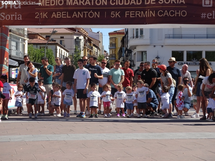 Una imagen del mediodía de este sábado en el centro de Soria. /PC