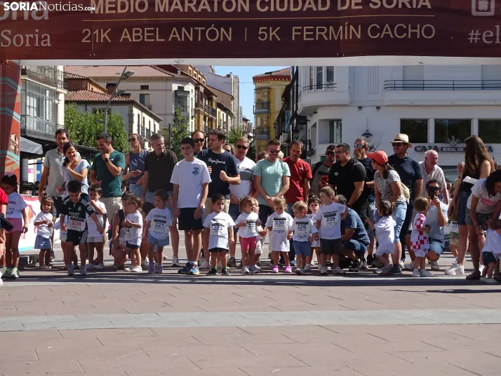 Una imagen del mediodía de este sábado en el centro de Soria. /PC