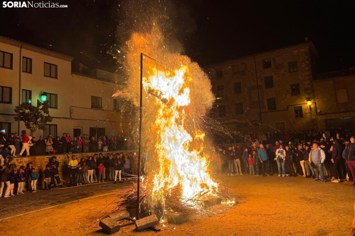 La tradicional quema de diablillos y los festejos taurinos centran las fiestas de Ágreda