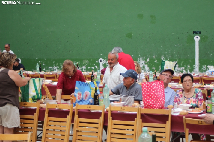 En im&aacute;genes: Fuentetoba sigue de fiestas con su tradicional verm&uacute; y caldereta