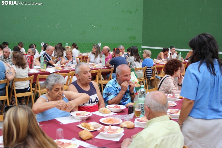 En im&aacute;genes: Fuentetoba sigue de fiestas con su tradicional verm&uacute; y caldereta