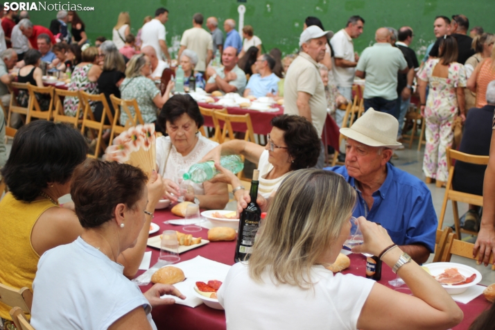 En im&aacute;genes: Fuentetoba sigue de fiestas con su tradicional verm&uacute; y caldereta