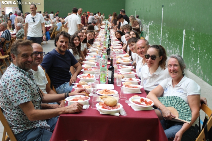 En im&aacute;genes: Fuentetoba sigue de fiestas con su tradicional verm&uacute; y caldereta