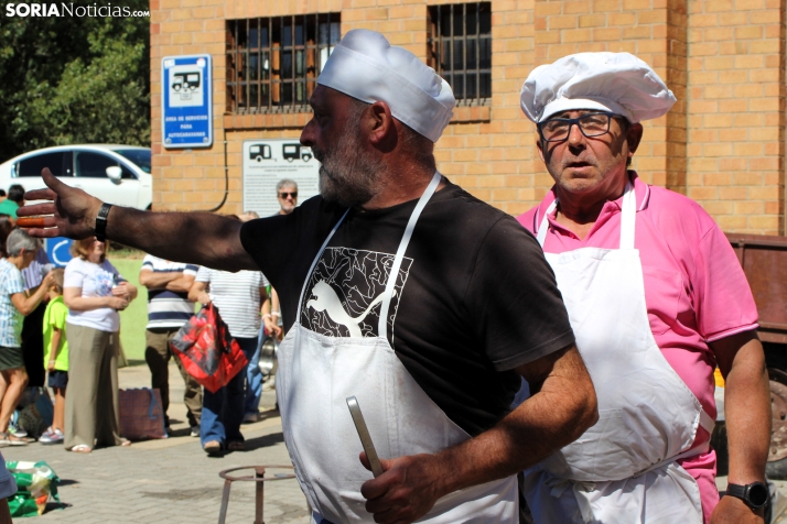 Duruelo reparte cerca de 2.800 raciones de caldereta en su tradicional almuerzo festivo
