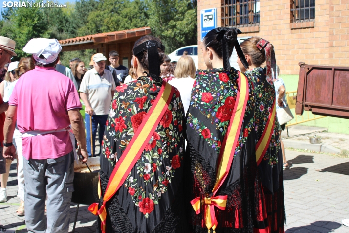 Duruelo reparte cerca de 2.800 raciones de caldereta en su tradicional almuerzo festivo