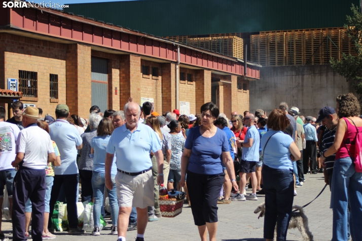 Duruelo reparte cerca de 2.800 raciones de caldereta en su tradicional almuerzo festivo