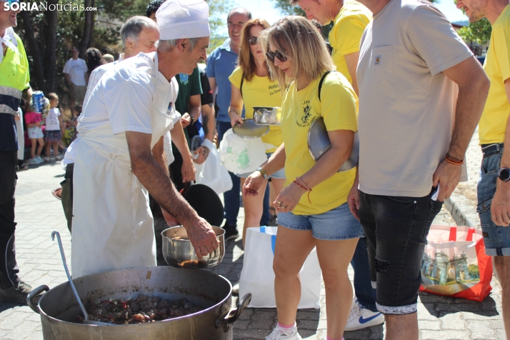 Duruelo reparte cerca de 2.800 raciones de caldereta en su tradicional almuerzo festivo