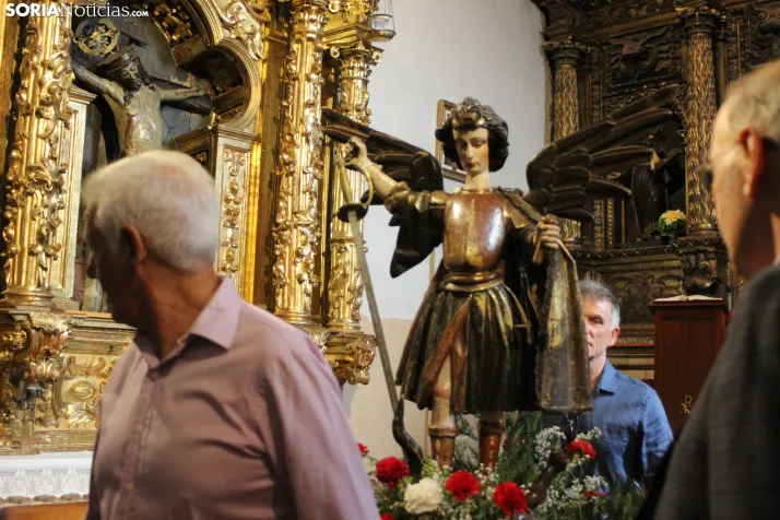 GALER&Iacute;A | La procesi&oacute;n de San Miguel recorre las calles de Duruelo en la jornada central de sus 