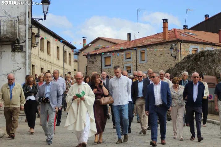 GALER&Iacute;A | La procesi&oacute;n de San Miguel recorre las calles de Duruelo en la jornada central de sus 