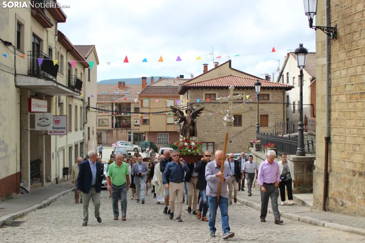 GALER&Iacute;A | La procesi&oacute;n de San Miguel recorre las calles de Duruelo en la jornada central de sus 