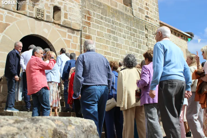 GALER&Iacute;A | La procesi&oacute;n de San Miguel recorre las calles de Duruelo en la jornada central de sus 