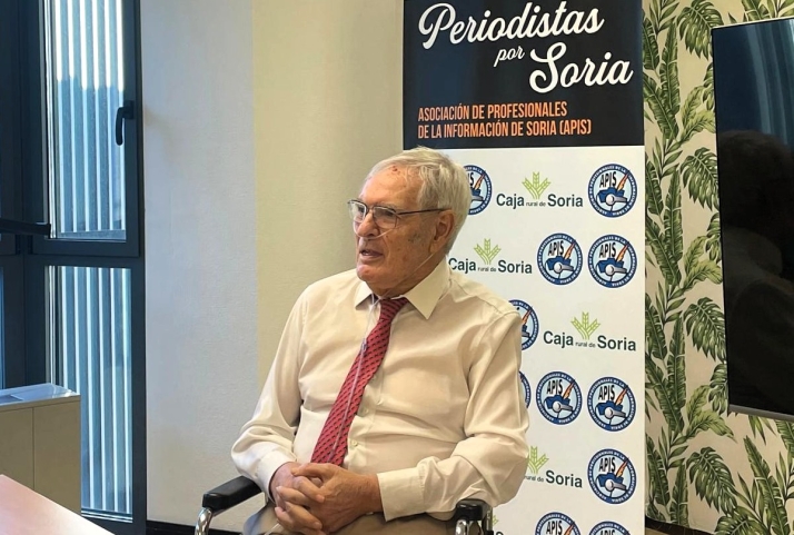 Vicente Marín reclama a las administraciones que aseguren el futuro de su legado en Bretún en su encuentro con los periodistas