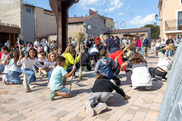 Caldereta, disfraces y Baile de la Escoba en Ciudad de Osma: Es la verdadera esencia de las fiestas de San Mateo