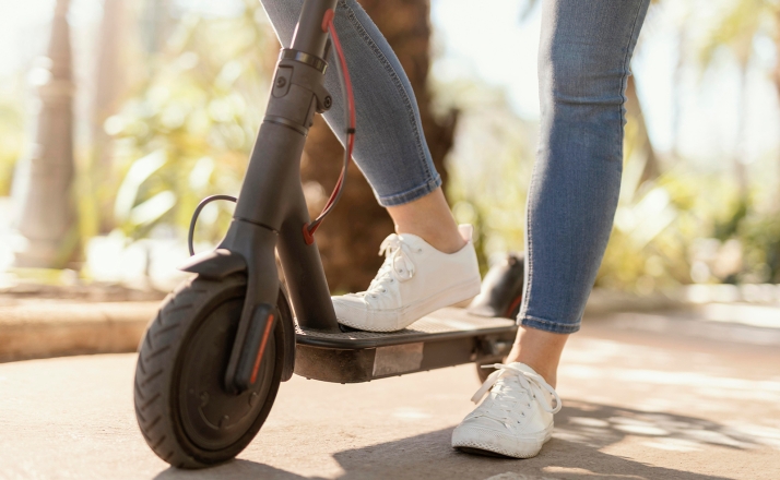 La DGT fija en 15 años la edad mínima para usar patinete eléctrico: En vigor el 1 de octubre