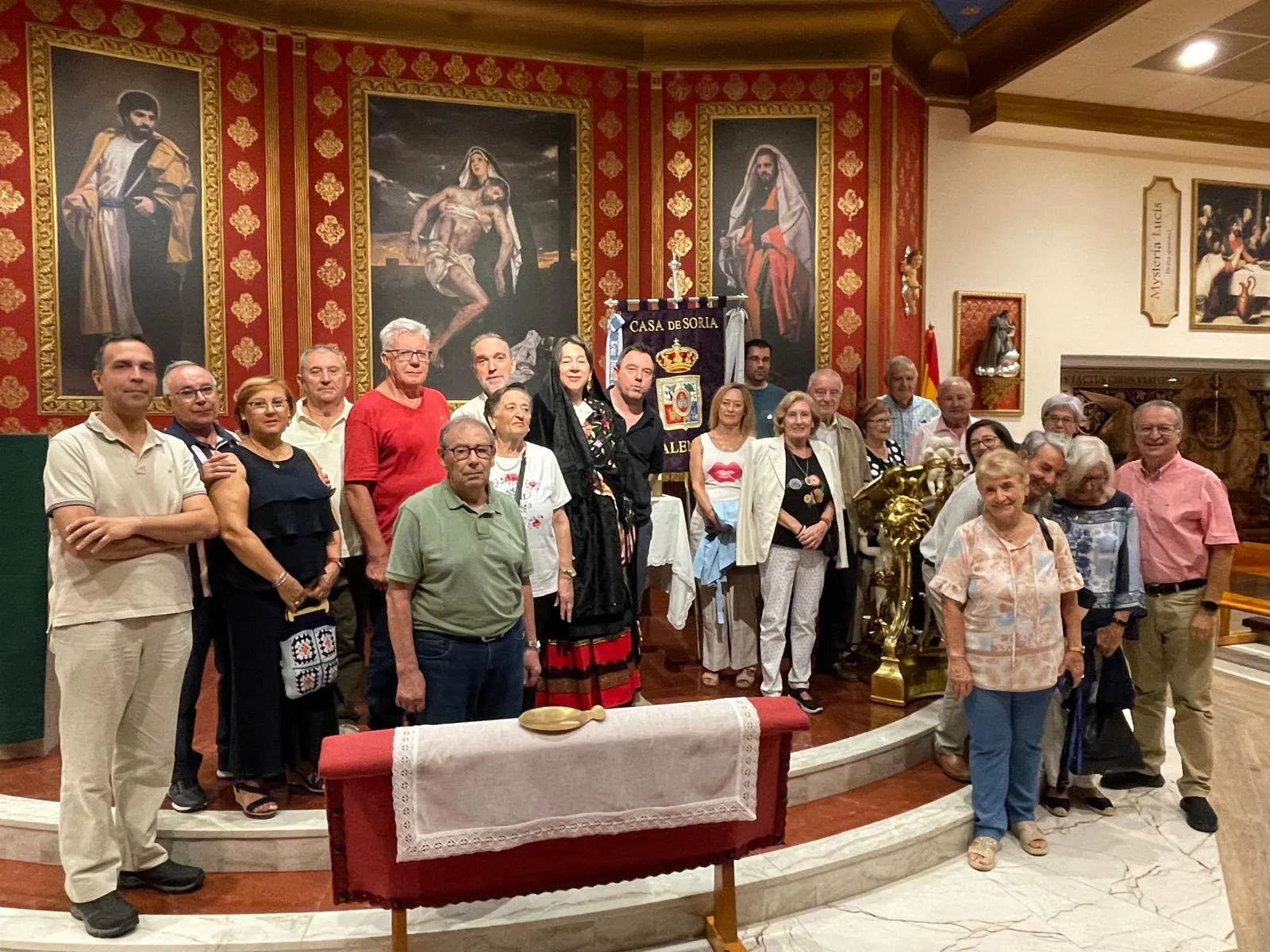 Valencia realiza la ofrenda a San Saturio en la parroquia de San Prudencio