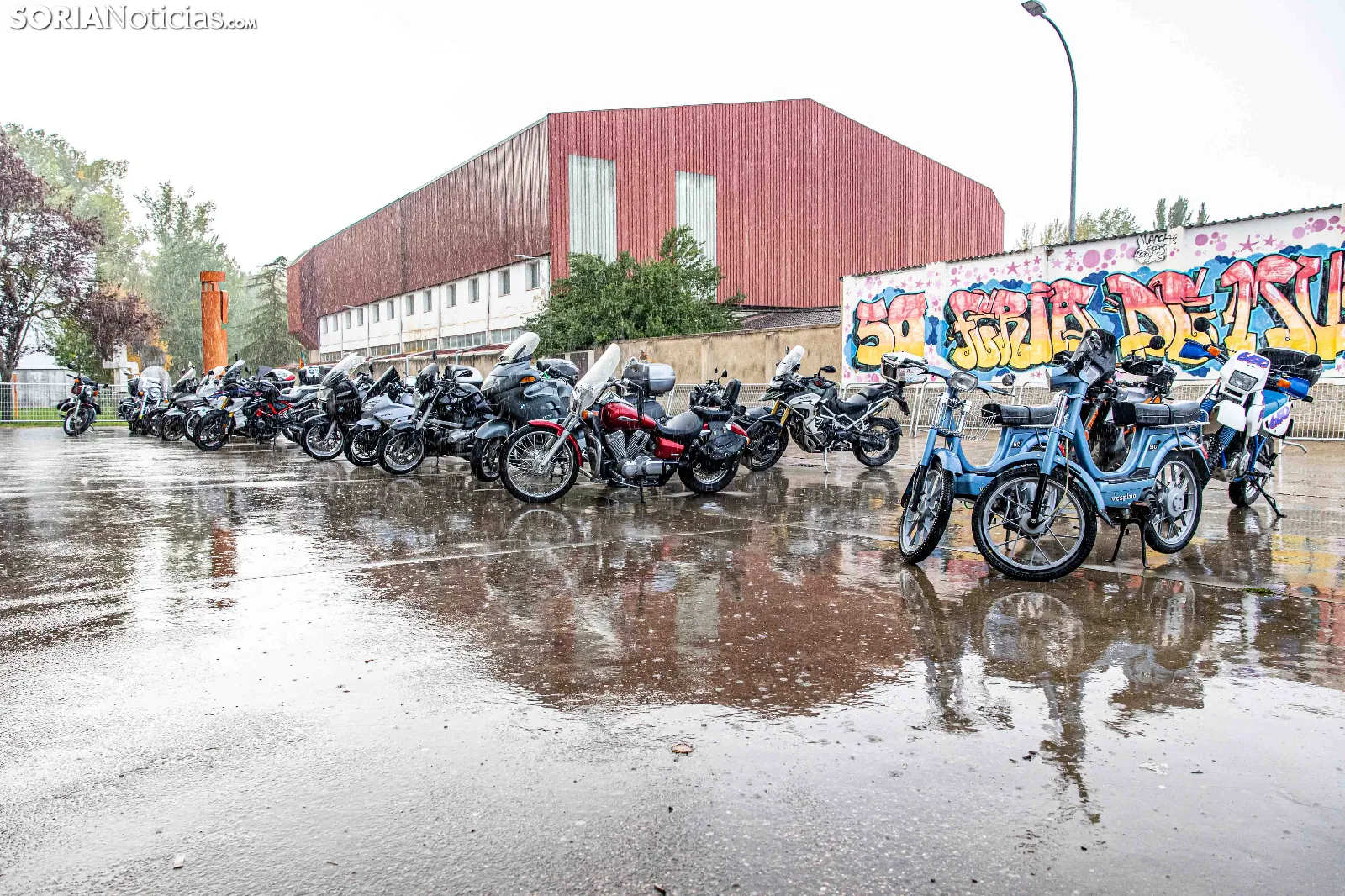 Galería | La lluvia no frena las ganas de moto en Almazán