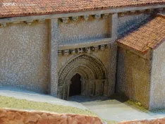 Foto 8 - Rebecca McShane y su ermita de San Saturio en arcilla: "Una mezcla de fascinaci&oacute;n y desaf&iacute;o"