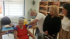 Presentación de la campaña de Vacunación | SN
Gregoria recibe sus dosis frente a la gripe y al COVID