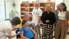Presentación de la campaña de Vacunación | SN
Carmen recibiendo sus vacunas