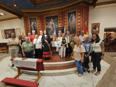 Foto 4 - Valencia realiza la ofrenda a San Saturio en la parroquia de San Prudencio