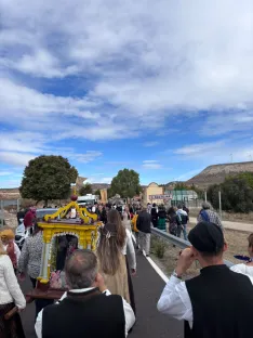 Foto 4 - Caltojar baila de espaldas a la Virgen del Pilar: devoci&oacute;n, tradici&oacute;n e identidad soriana