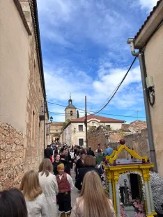 Foto 6 - Caltojar baila de espaldas a la Virgen del Pilar: devoci&oacute;n, tradici&oacute;n e identidad soriana