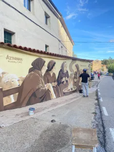 Foto 3 - Un mural en Hu&eacute;rteles deja constancia del ciclo 'Pinceladas de Historia'