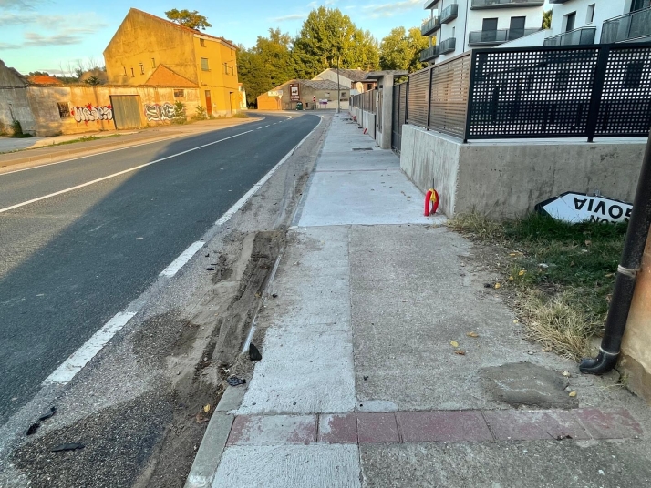 Los vecinos de San Esteban exigen medidas de seguridad vial tras un peligroso accidente en el puente
