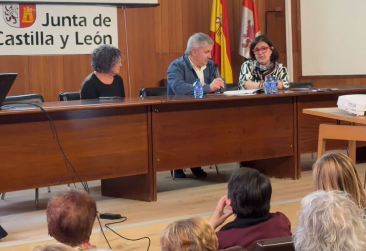 El Ayuntamiento detalla el uso del contenedor marrón a las amas de casa