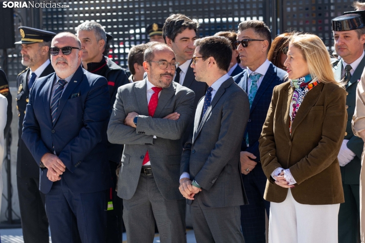 Cabezón señala que el Ayuntamiento tiene 27 viviendas de alquiler social paradas e invita a Luis Rey a ponerse a trabajar