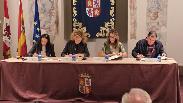 Los docentes de la Castilla y León tendrán retribución de tutorías y menos horas lectivas