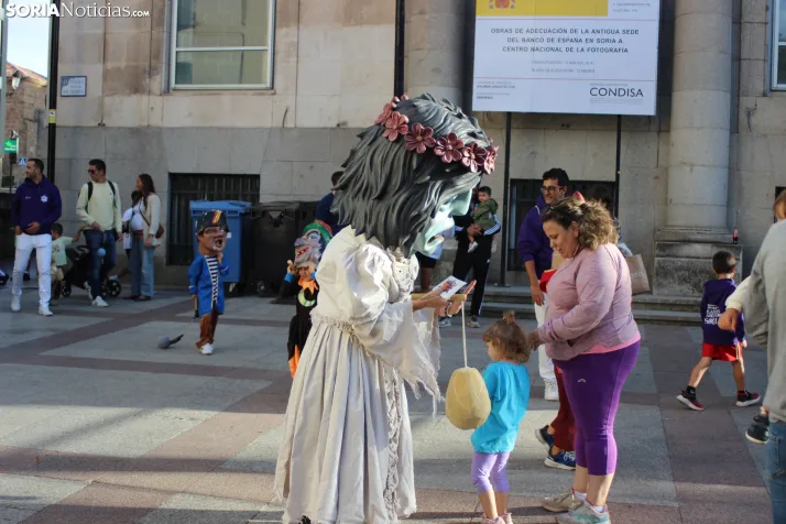 En im&aacute;genes: los gigantes y los cabezudos dan el pistoletazo de salida a San Saturio