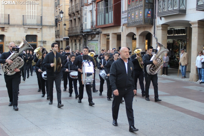 Fotos: La Banda recorre el centro de Soria en plenas fiestas de San Saturio