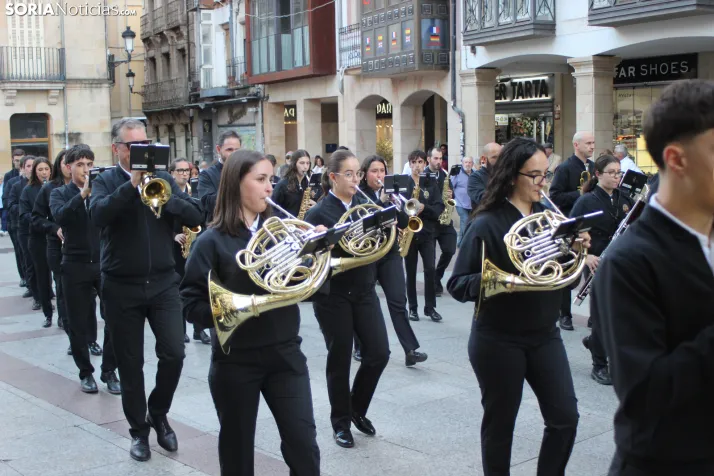 Fotos: La Banda recorre el centro de Soria en plenas fiestas de San Saturio