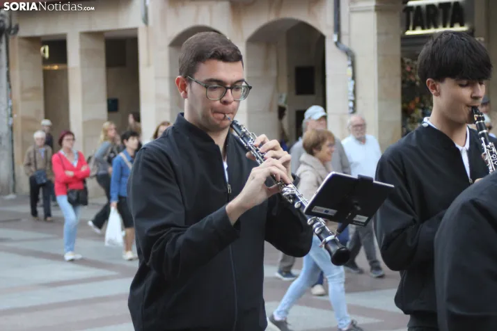 Fotos: La Banda recorre el centro de Soria en plenas fiestas de San Saturio