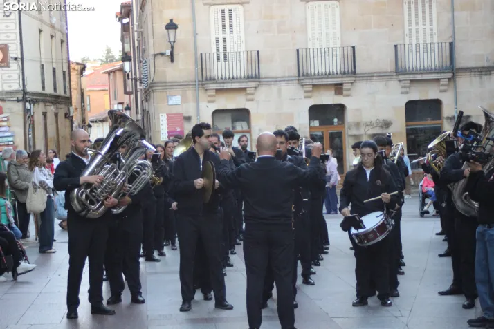 Fotos: La Banda recorre el centro de Soria en plenas fiestas de San Saturio