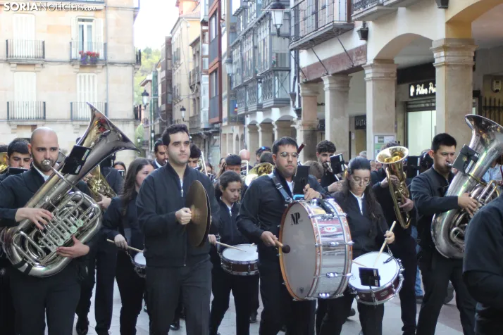 Fotos: La Banda recorre el centro de Soria en plenas fiestas de San Saturio