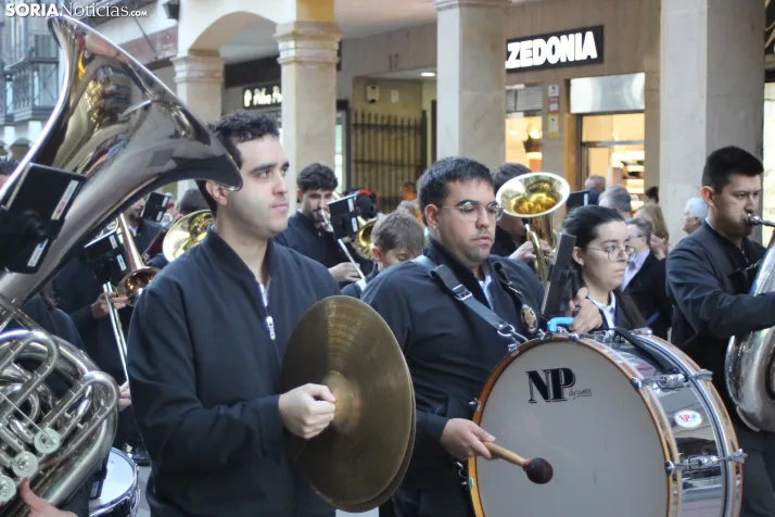 Fotos: La Banda recorre el centro de Soria en plenas fiestas de San Saturio