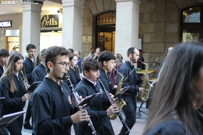 Fotos: La Banda recorre el centro de Soria en plenas fiestas de San Saturio