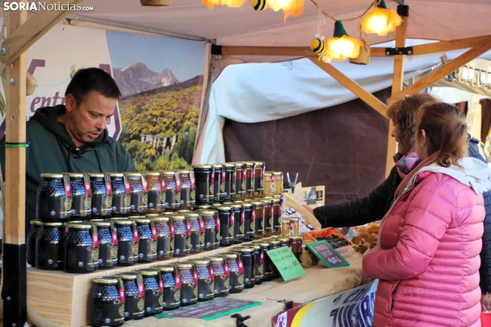 Artesan&iacute;a, dulces y &uacute;ltimos preparativos en una fr&iacute;a y medieval ma&ntilde;ana en Soria