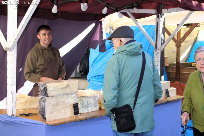 Artesan&iacute;a, dulces y &uacute;ltimos preparativos en una fr&iacute;a y medieval ma&ntilde;ana en Soria