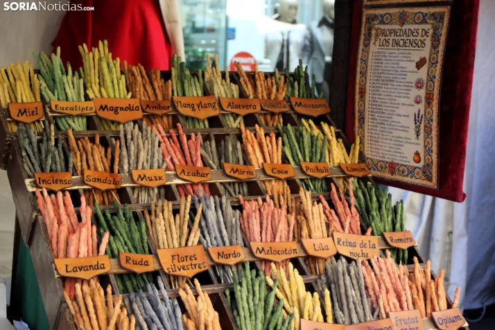 Artesan&iacute;a, dulces y &uacute;ltimos preparativos en una fr&iacute;a y medieval ma&ntilde;ana en Soria