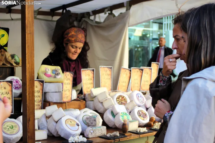 Artesan&iacute;a, dulces y &uacute;ltimos preparativos en una fr&iacute;a y medieval ma&ntilde;ana en Soria