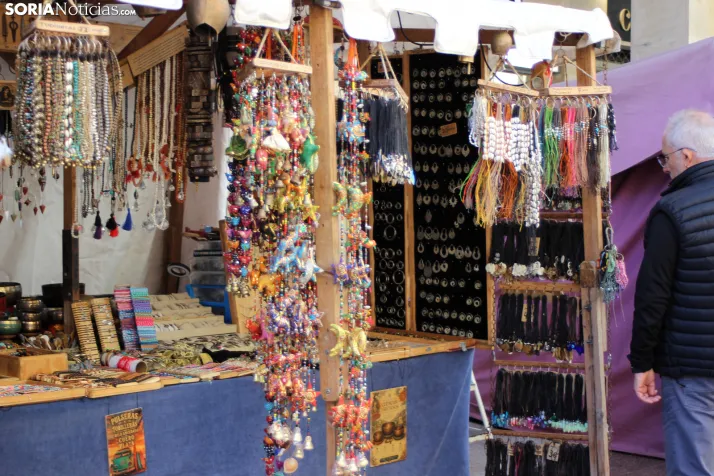 Artesan&iacute;a, dulces y &uacute;ltimos preparativos en una fr&iacute;a y medieval ma&ntilde;ana en Soria