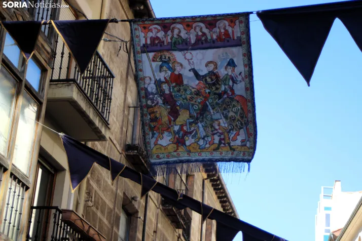 Artesan&iacute;a, dulces y &uacute;ltimos preparativos en una fr&iacute;a y medieval ma&ntilde;ana en Soria