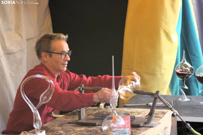 Artesan&iacute;a, dulces y &uacute;ltimos preparativos en una fr&iacute;a y medieval ma&ntilde;ana en Soria