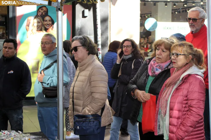 Artesan&iacute;a, dulces y &uacute;ltimos preparativos en una fr&iacute;a y medieval ma&ntilde;ana en Soria