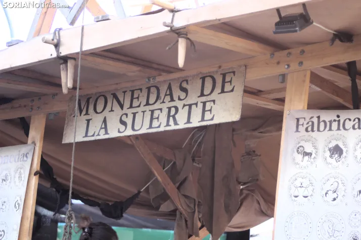 Artesan&iacute;a, dulces y &uacute;ltimos preparativos en una fr&iacute;a y medieval ma&ntilde;ana en Soria