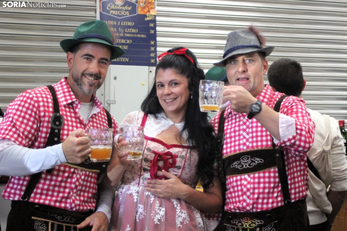 Galería | Ni el cielo gris consigue aguar la fiesta de la Oktoberfest en Golmayo